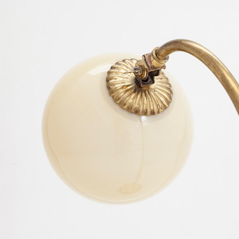 A model 61040 Idman table lamp, mid-20th century.
