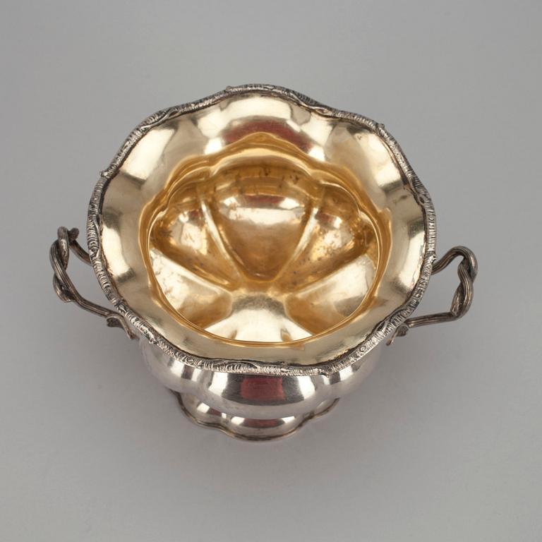 SOCKERSKÅL, silver 13L. Gustav Adolf Strömbäck, Helsingfors 1863. Vikt 322 g.