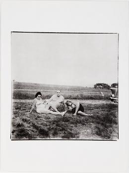 DIANE ARBUS, Portfolio with 12 heliogravures published by Electa in 1979. Numbered 26/1000.