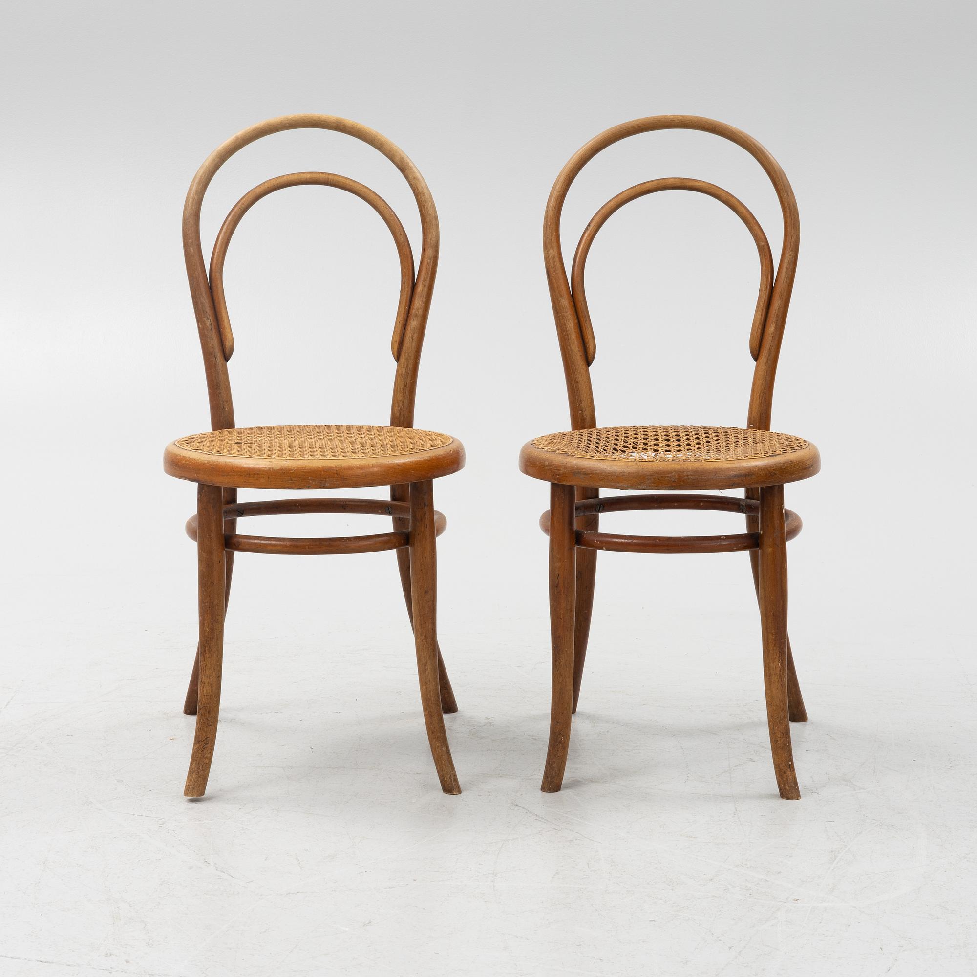Five Thonét chairs No 14, Vienna around 1900.