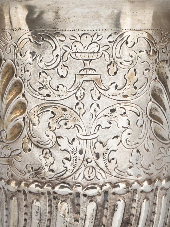 BÄGARE med lock, av Carl Wilhelm Hartman, Breslau 1710-1712.