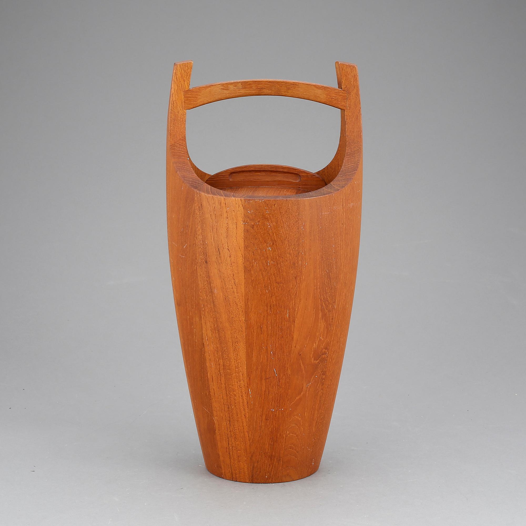 JENS H QUISTGAARD, ishink med lock, Dansk Designs, Danmark 1950-tal.