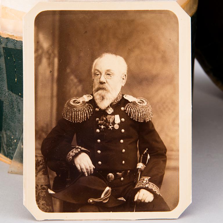 Epolettipari, Venäläiset, kuulunut kontra-amiraalille Alexander Johan Fredrik Armfeltille 1826-1898.