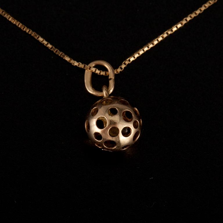 HÄNGSMYCKE, 2 par ÖRHÄNGEN, guld 14K, Liisa Vitali, N. Westerback 1973. Vikt 4,1 g.