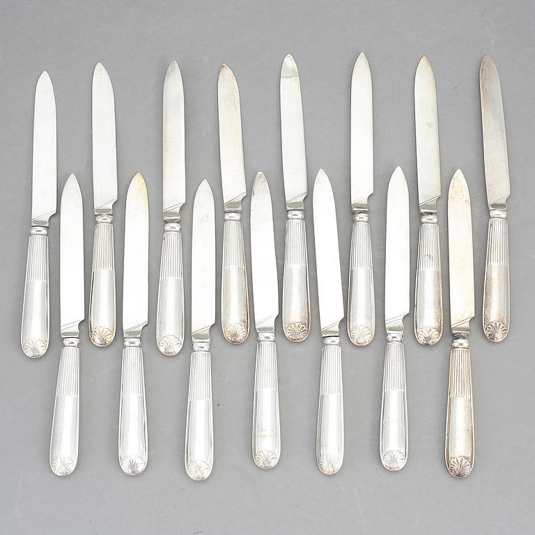 FRUKTKNIVAR, 15 st, silver, bla GAB, bla Stockholm 1800-1900-tal. Tot ca 470 gram.