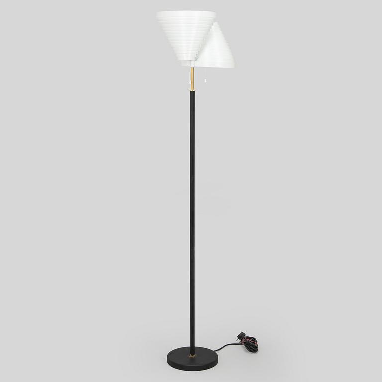 Alvar Aalto, lattiavalaisin, malli A810, Artek, 1900-luvun loppu.