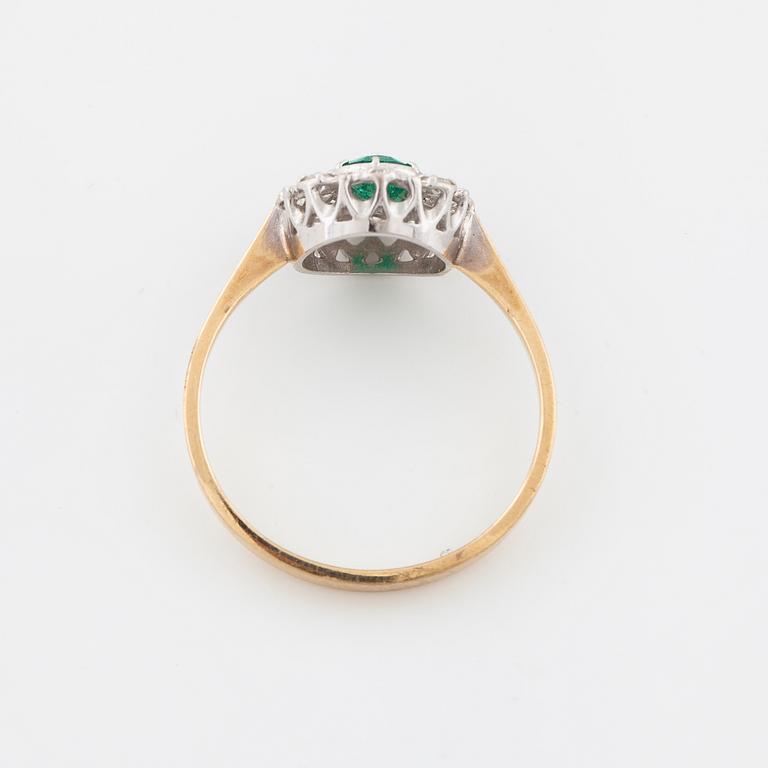 RING, med smaragd samt åttkantslipade diamanter, importstämplad.