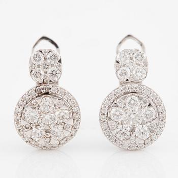Örhängen, 18K vitguld med briljantslipade diamanter.