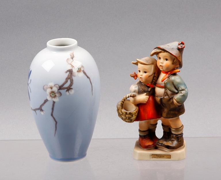 VAS SAMT FIGURIN, porslin, Kunglig Dansk samt Hummel.