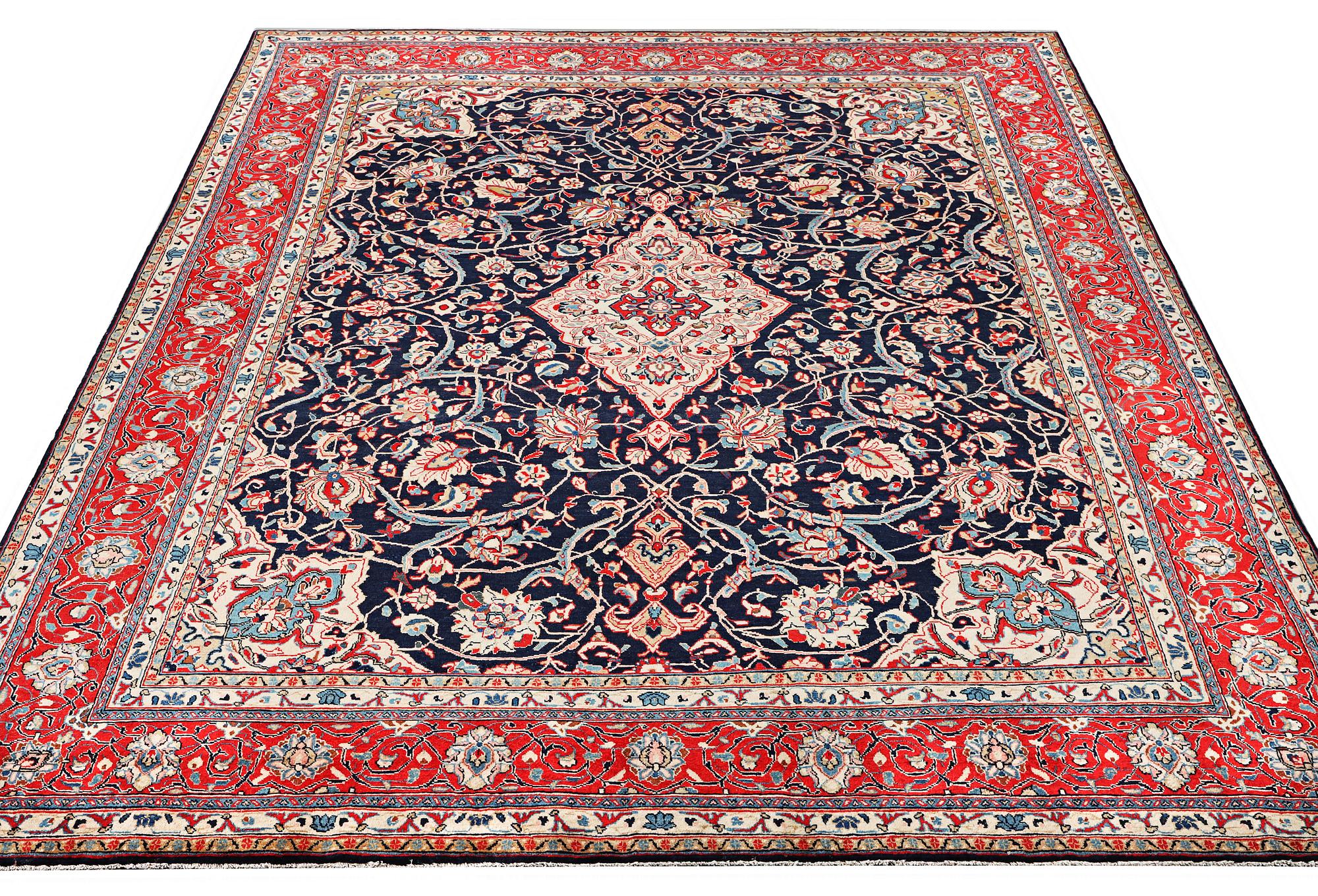 A Mahal carpet c. 375 x 263 cm.