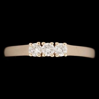 RING, 14k guld med diamanter tot 0,21ct. Vikt ca 2,62 gram.