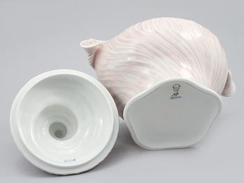 LOCKTERRIN, porslin, Royal Copenhagen, 1900-talets andra hälft.