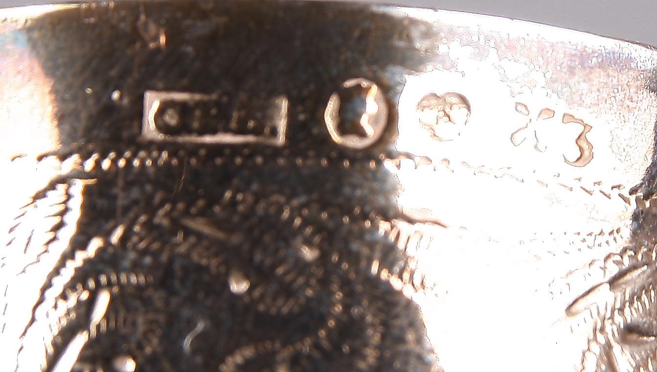 SNUSDOSA SAMT TVÅ SUPKOPPAR, silver, bla Isak Söderholm, Söderhamn 1819.