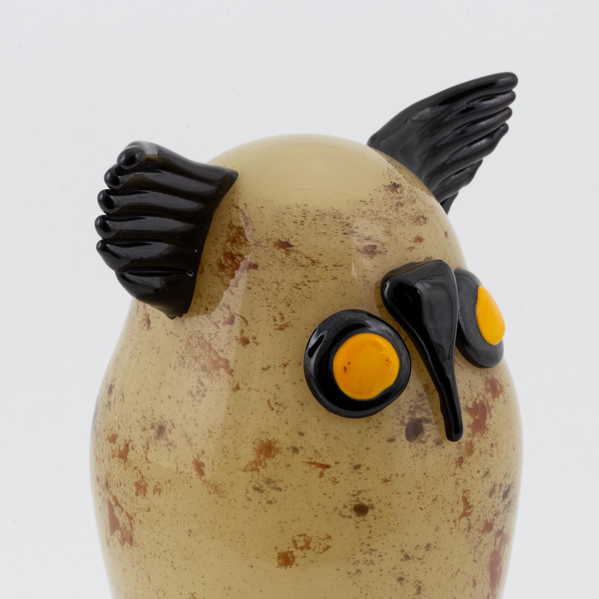 Sigurd Persson, a glass sculpture of an owl, Transjö, Sweden, signed and dated 1994.