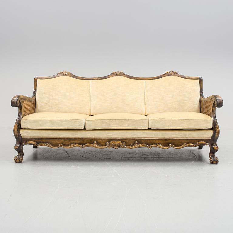 SOFFA, Chippendalestil, 1940-/50-tal. Möjligen Svängsta Stilmöbler.