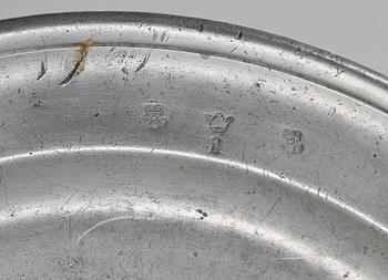 FAT samt SKÅLFAT, tenn, Västerås resp Karlshamn, 1700/1800-tal.