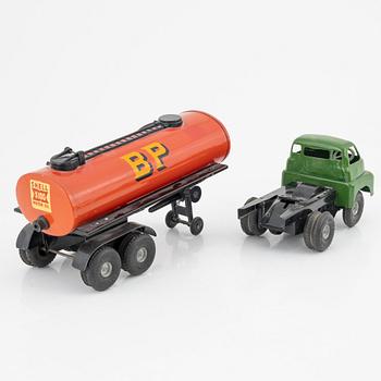 Five tin toys, including Arnold and Gama, 20th Century.