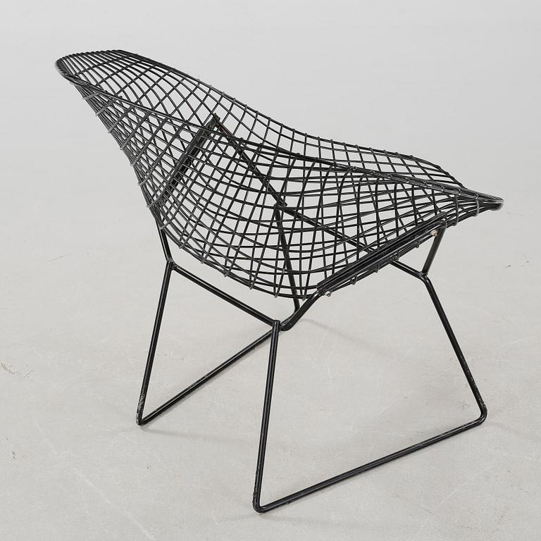 A chair by Harry Bertoia, model "Diamond Chair", third quarter of the 20th century.