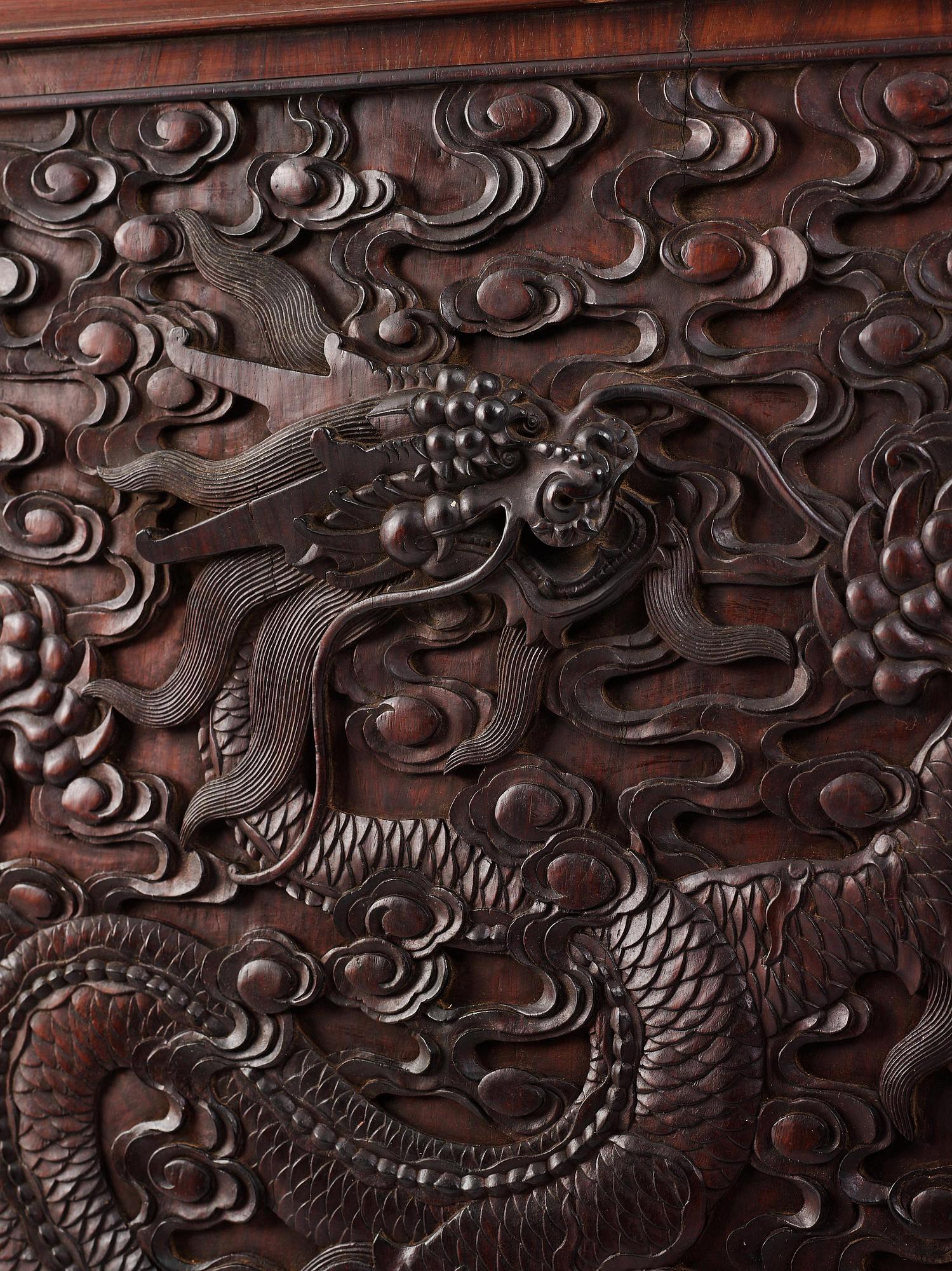 A large Imperial Hongmu compound cabinet, Qing dynasty, 19th century.