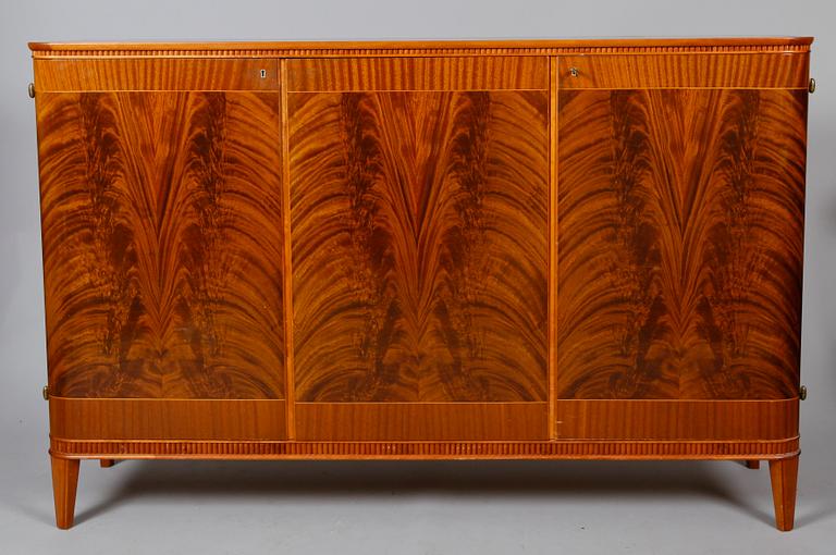 SIDEBOARD, AB Carlsson & Reicke, Stockholm, 1900-talets mitt.