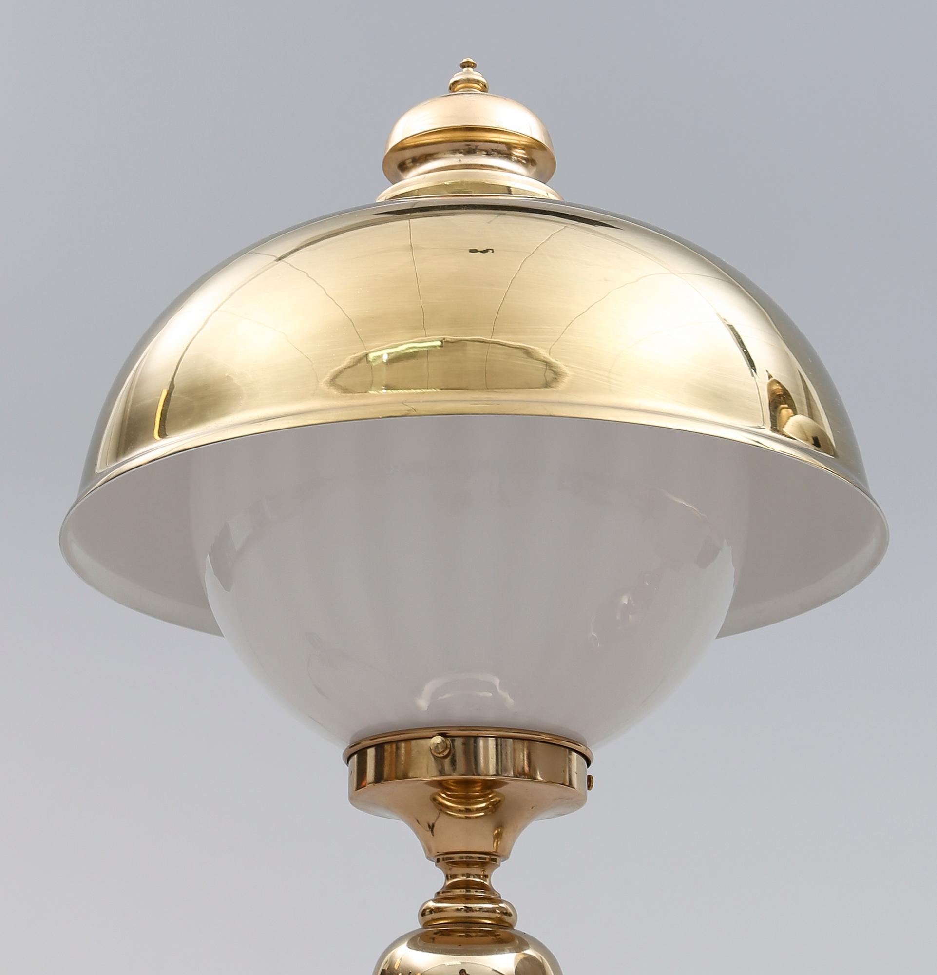BORDSLAMPOR, 1 par, mässing, Industria Lampadari Lamter, Milano, 1900-talets andra hälft.
