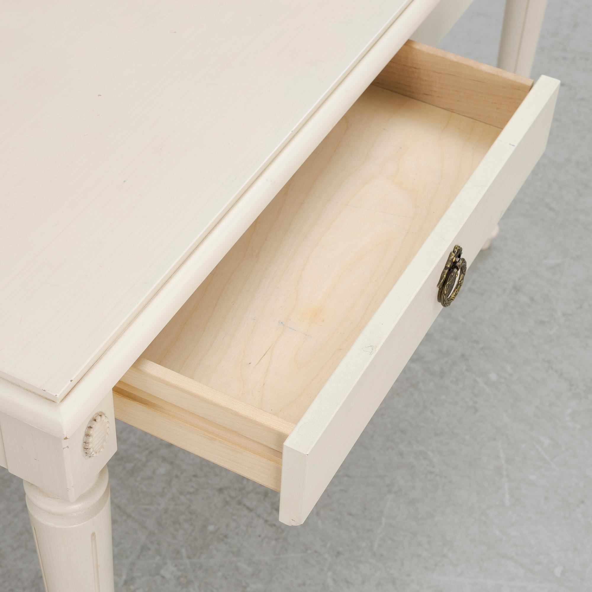 Skrivbord med stol, "Signum Gustavus", 1900-talets slut.