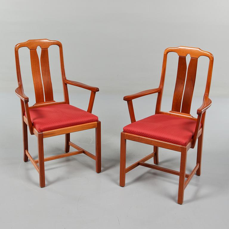 KARMSTOLAR, ett par, "Ambassadör", Carl Malmsten, Rydéns Interiör, tillverkade 1985.