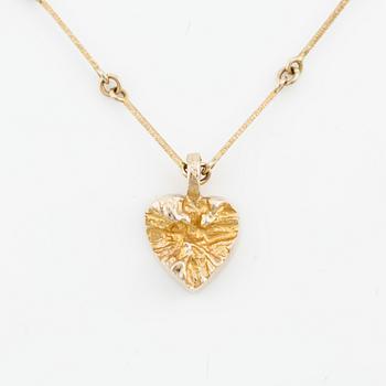 Björn Weckström, hänge "hjärta" med kedja, 14K guld. Lapponia, 1984 och 1986.