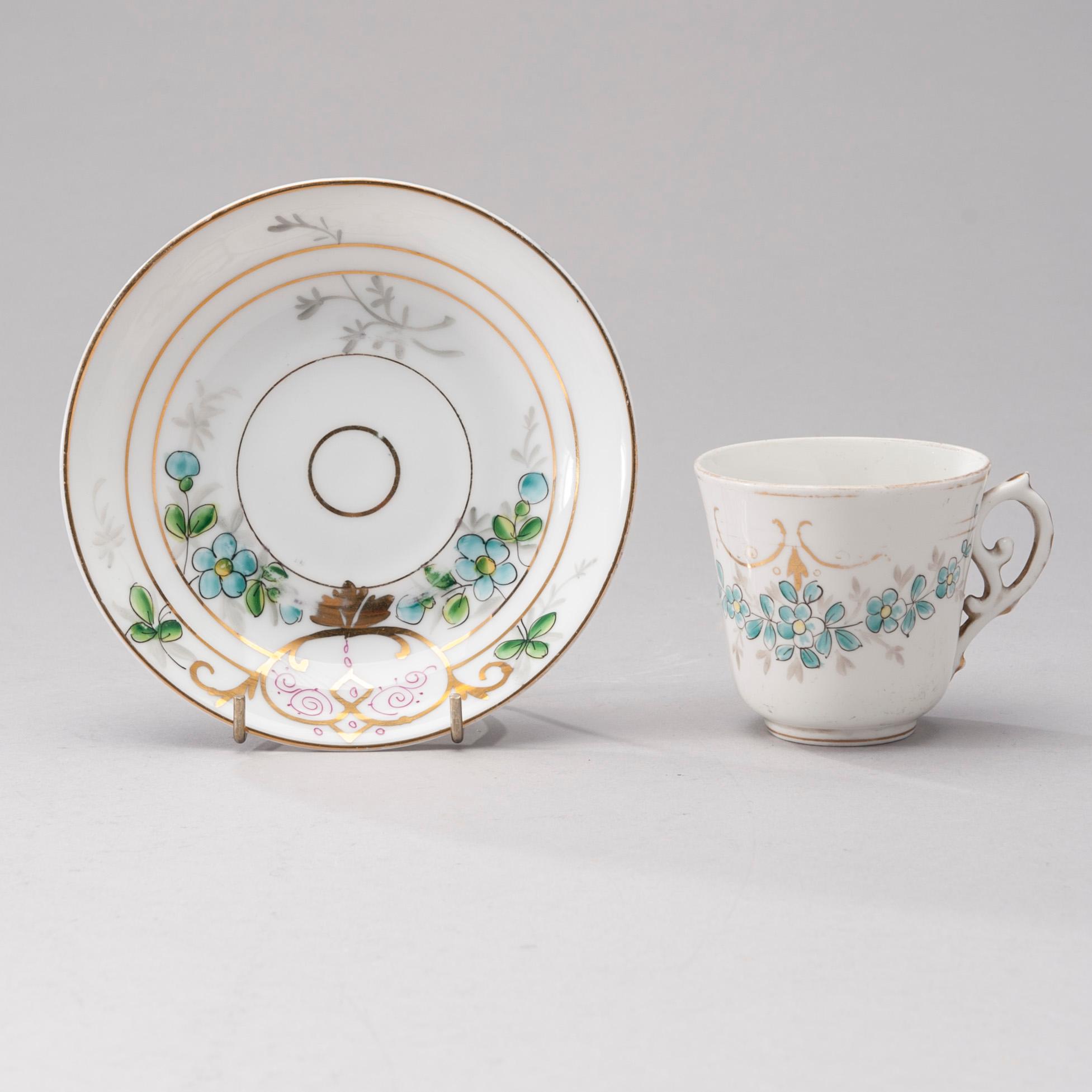 KAFFEKOPP MED FAT, porslin, Kuznetsov, 1875-1900.