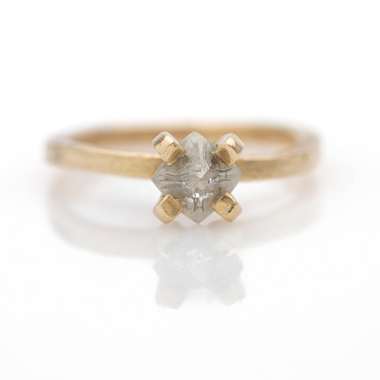 Ring, 14k gold with uncut diamond.