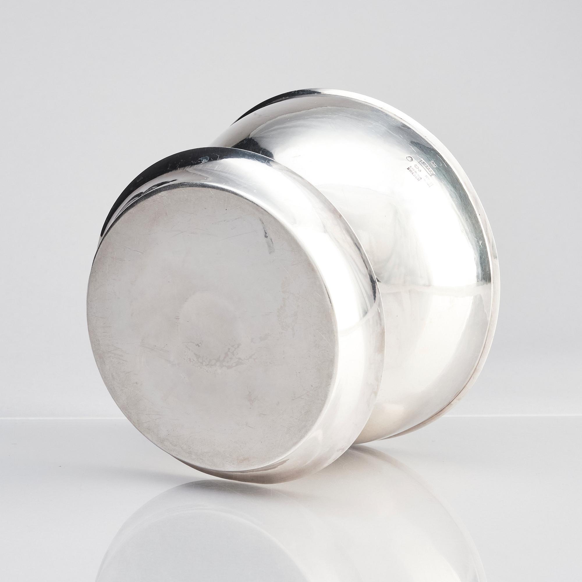 Birger Haglund, skål på fot, Stockholm 1969, sterling silver.
