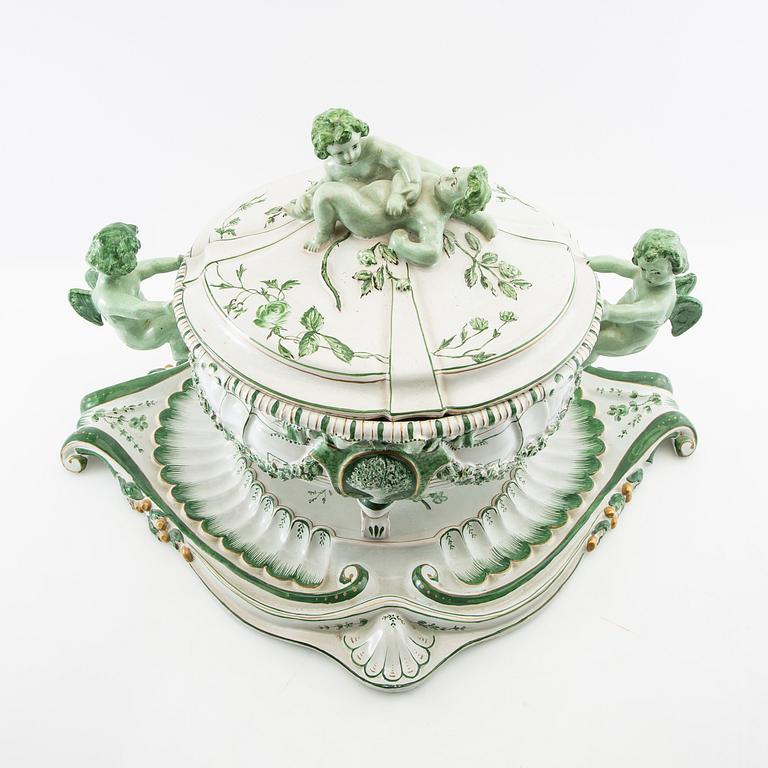 Terrin med lock och fat Louis XV-stil 1900-talets första hälft.
