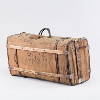 A FRENCH LEATHER CASE, 19th century.