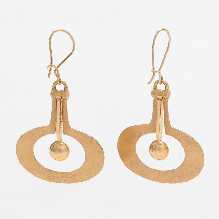 Tapio Wirkkala, örhängen, "Päron", 18K guld.