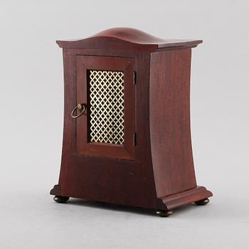 BORDSPENDYL, regencystil, England, 1900-talets första hälft.