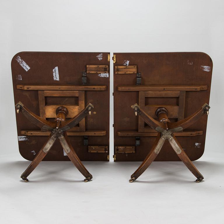 Matbord, mahogny, regency-stil, RBC-furniture England, 1900-talets slut.