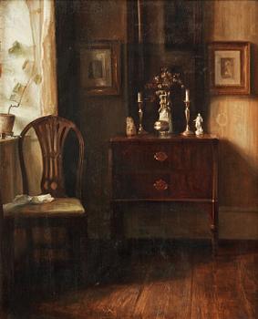 750. Carl Holsoe, Interiör med stol vid fönstret.