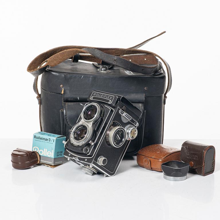 Mellanformatskamera, Rolleiflex, med väska och tillbehör, Franke & Heidecke, 1900-talets mitt, Tyskland.