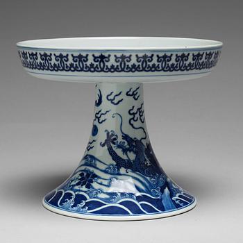 956. A blue and white Tazza, Qing dynasty with Qianlong mark.