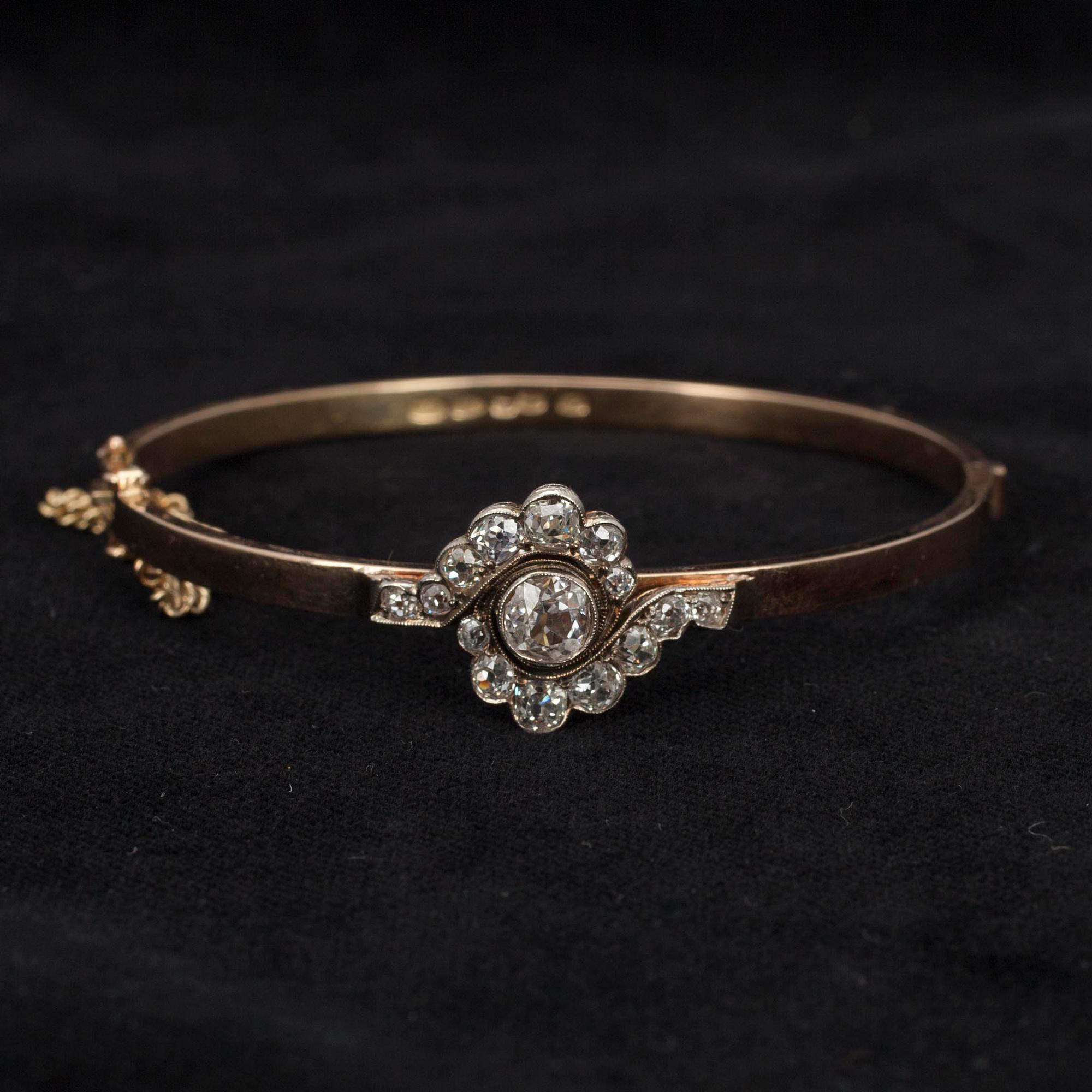 ARMRING, guld 14K och gammalslipade diamanter, Pentti Simo Anttila (1953-1972), Helsingfors, Finland 1964. Vikt ca 24,6.