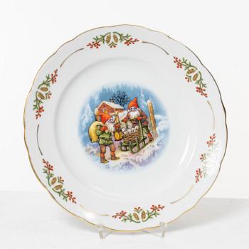 Christmas service, 77 pieces, Christineholm, second half of the 20th century.