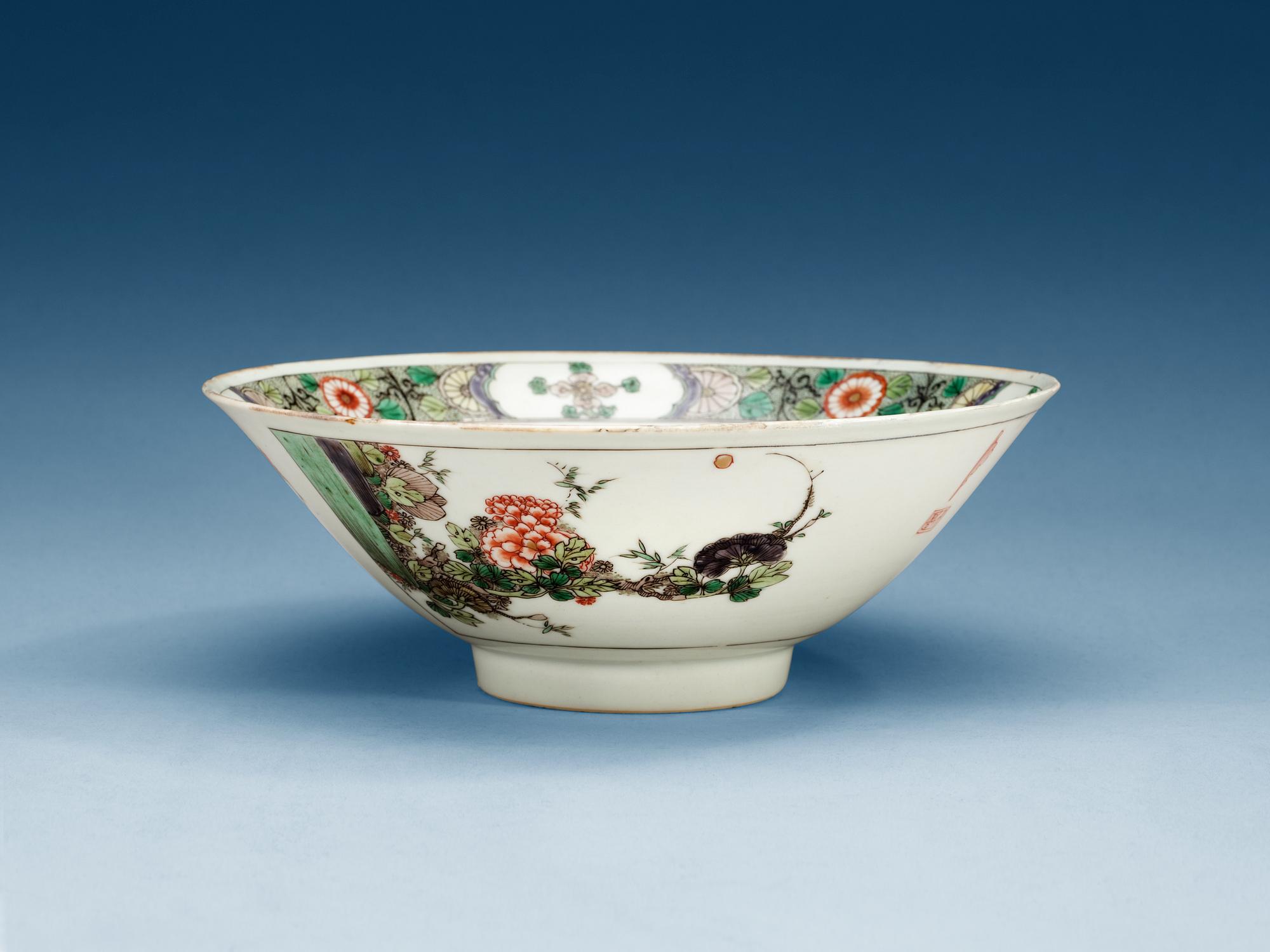 A famille verte bowl, Qing dynasty, Kangxi (1662-1722).