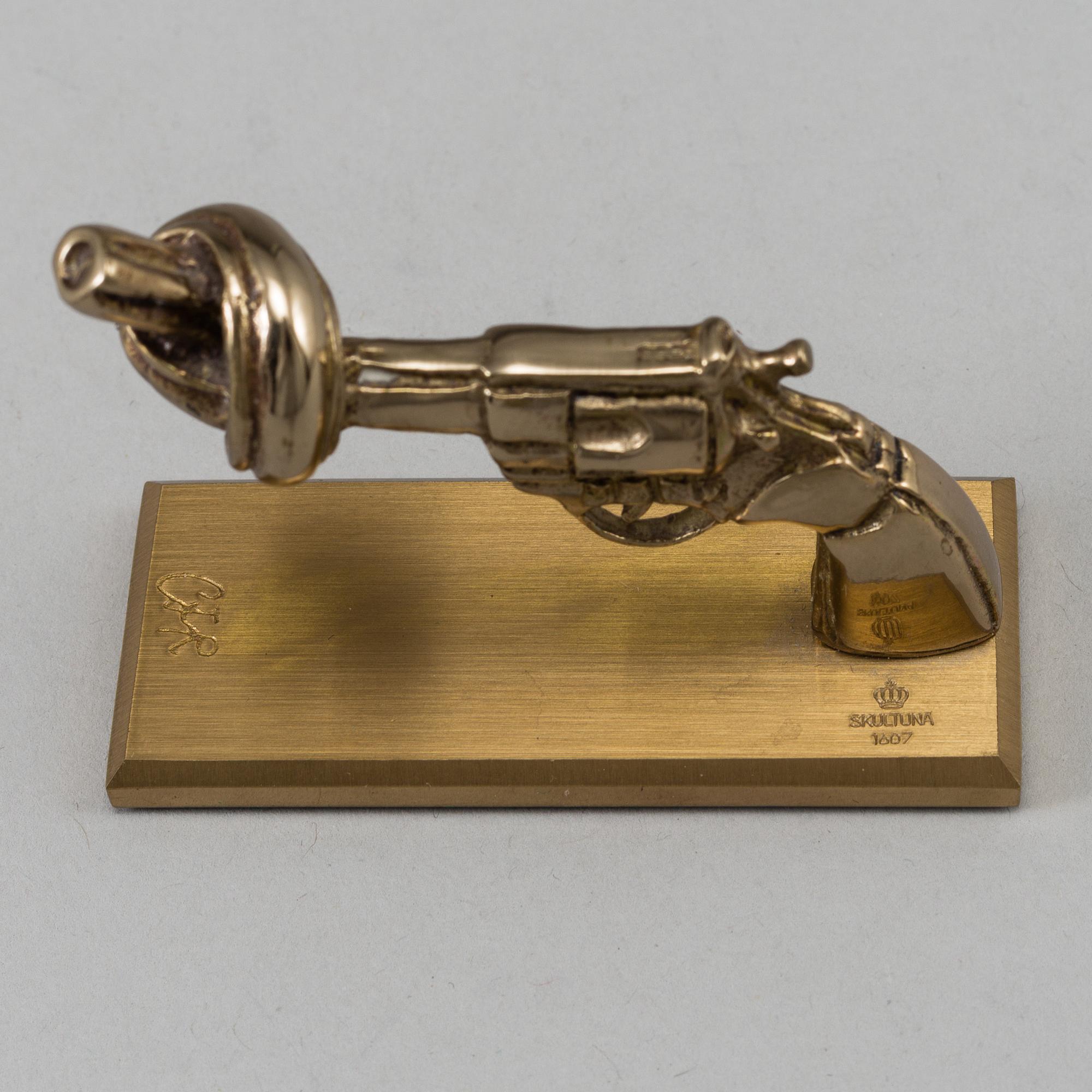 CARL FREDRIK REUTERSWÄRD, a brass 'Non Violence' sculpture from Skultuna.