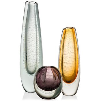 GUNNEL NYMAN, Three glass vases, signed G. Nyman Nuutajärvi Notsjö. 1940s and 1954.