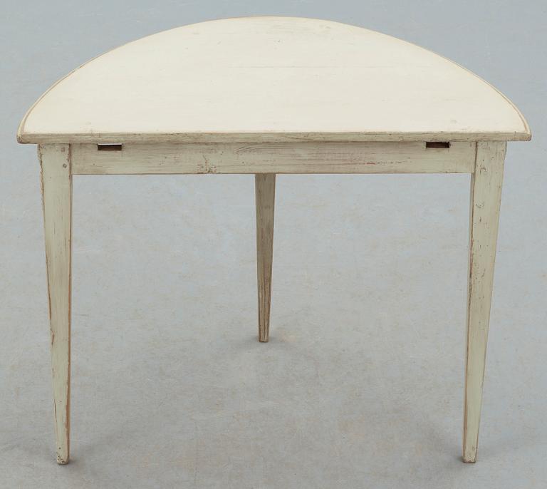 HALVMÅNEBORD, sengustaviansk stil, 1800-talets andra hälft.