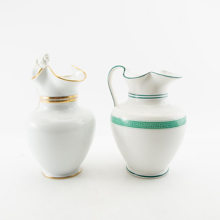 Teapots with lids, 2 pcs Bing & Grøndahl and Villeroy & Boch, first half of the 20th century, porcelain.