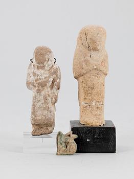 USCHEBTI 2 st SAMT AMULETT, lergods resp fajans, Egypten 21-30 dynastin 1070-332 f Kr.