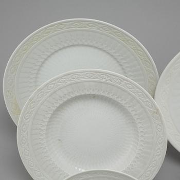62 pieces dinner service named "Vifte".
