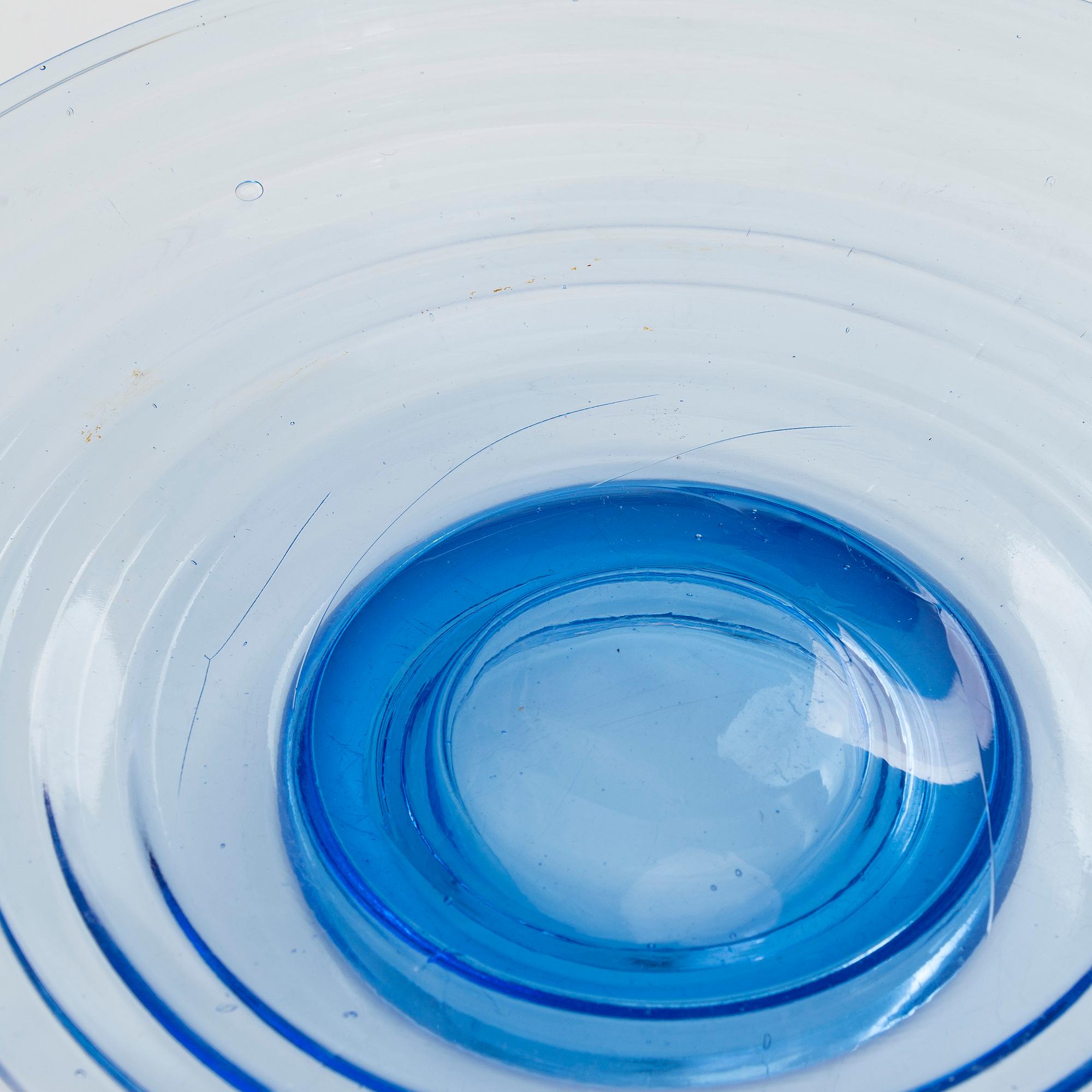 Aino Aalto, jalallinen malja, malli 4135, Karhulan lasitehdas, 1930-luku.