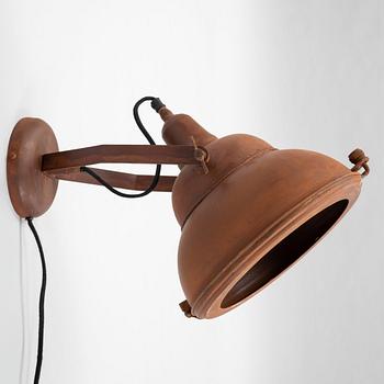 A industrial lamp, 20th century.